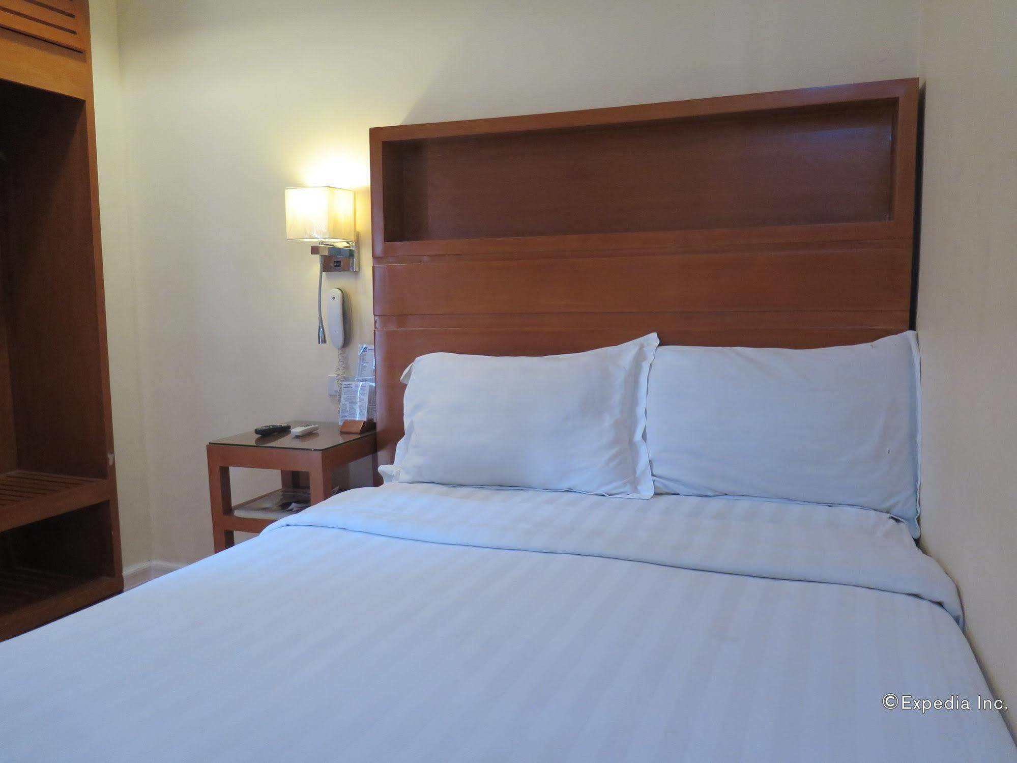 La Gloria Residence Inn Себу Экстерьер фото
