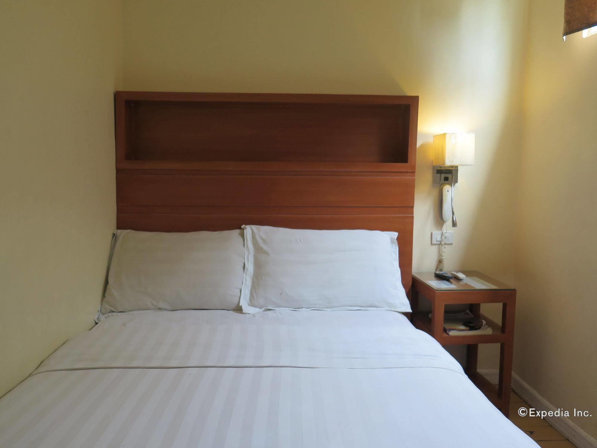 La Gloria Residence Inn Себу Экстерьер фото