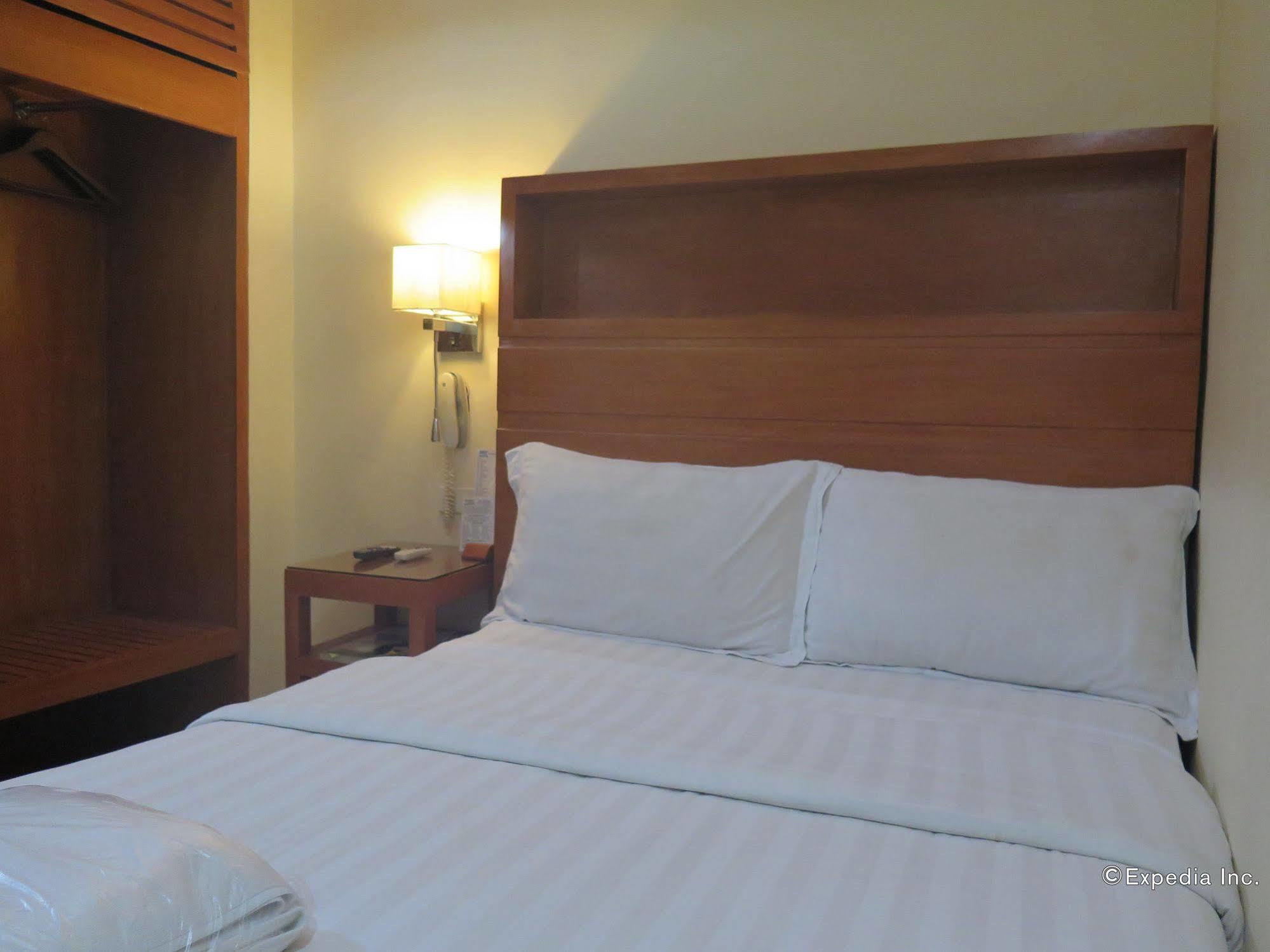 La Gloria Residence Inn Себу Экстерьер фото