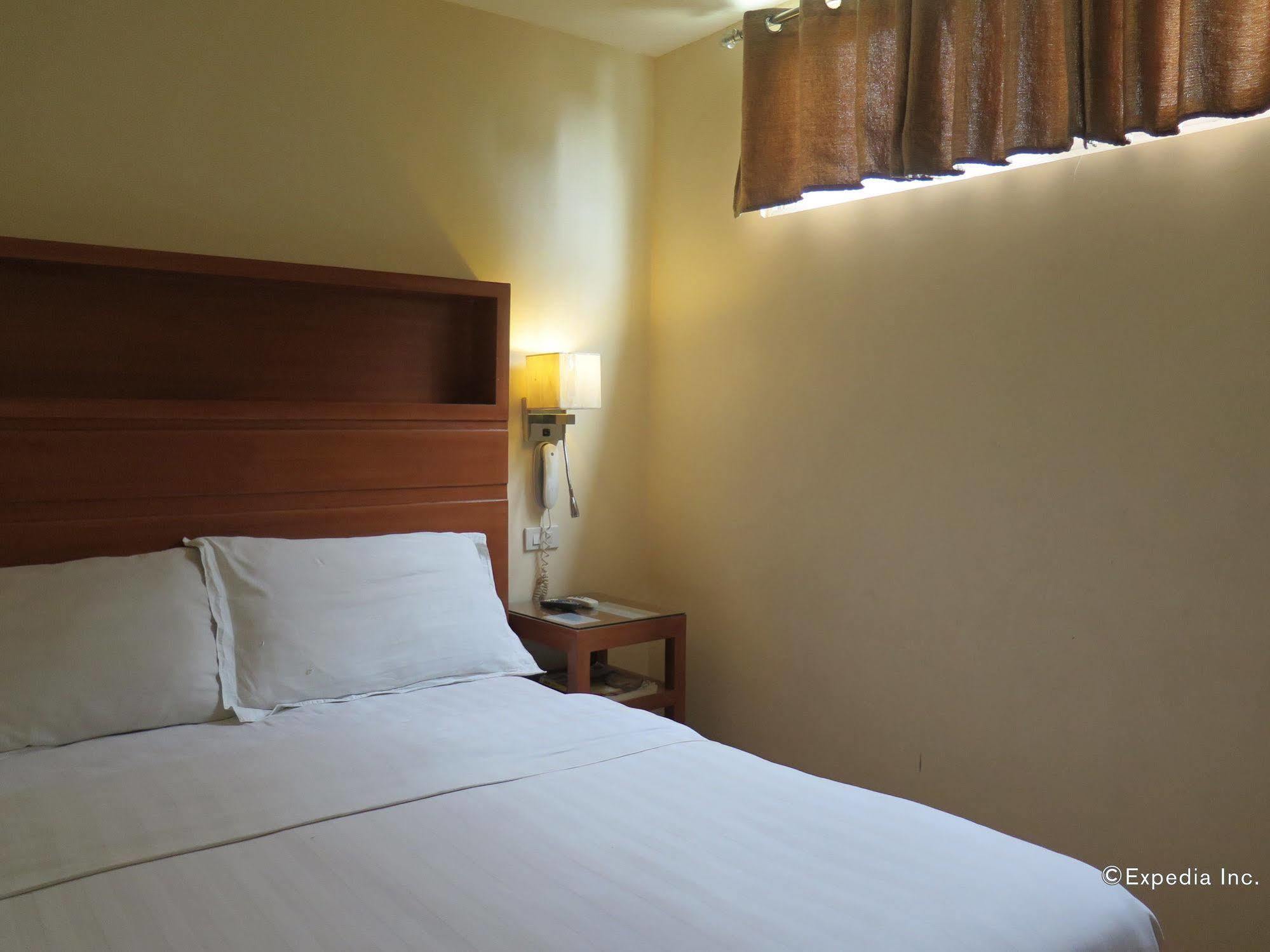 La Gloria Residence Inn Себу Экстерьер фото